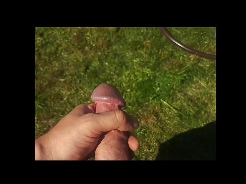 ❤️ Hottie se deja follar el coño rosa y se corre con un chorro en un jardín de verano Video de porno en es.fuckmymac.ru ❌️
