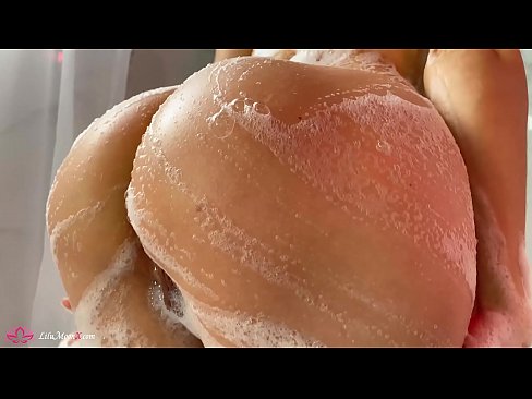 ❤️ Morena se masturba el coño con un vibrador hasta alcanzar un intenso orgasmo en la ducha Video de porno en es.fuckmymac.ru ❌️