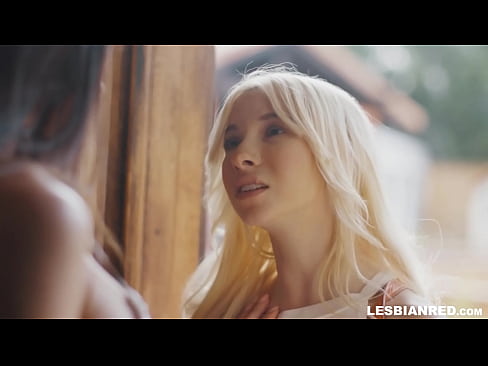 ❤️ Chica vuelve a casa unos meses después y acaba comiéndole el coño a su madrastra Video de porno en es.fuckmymac.ru ❌️